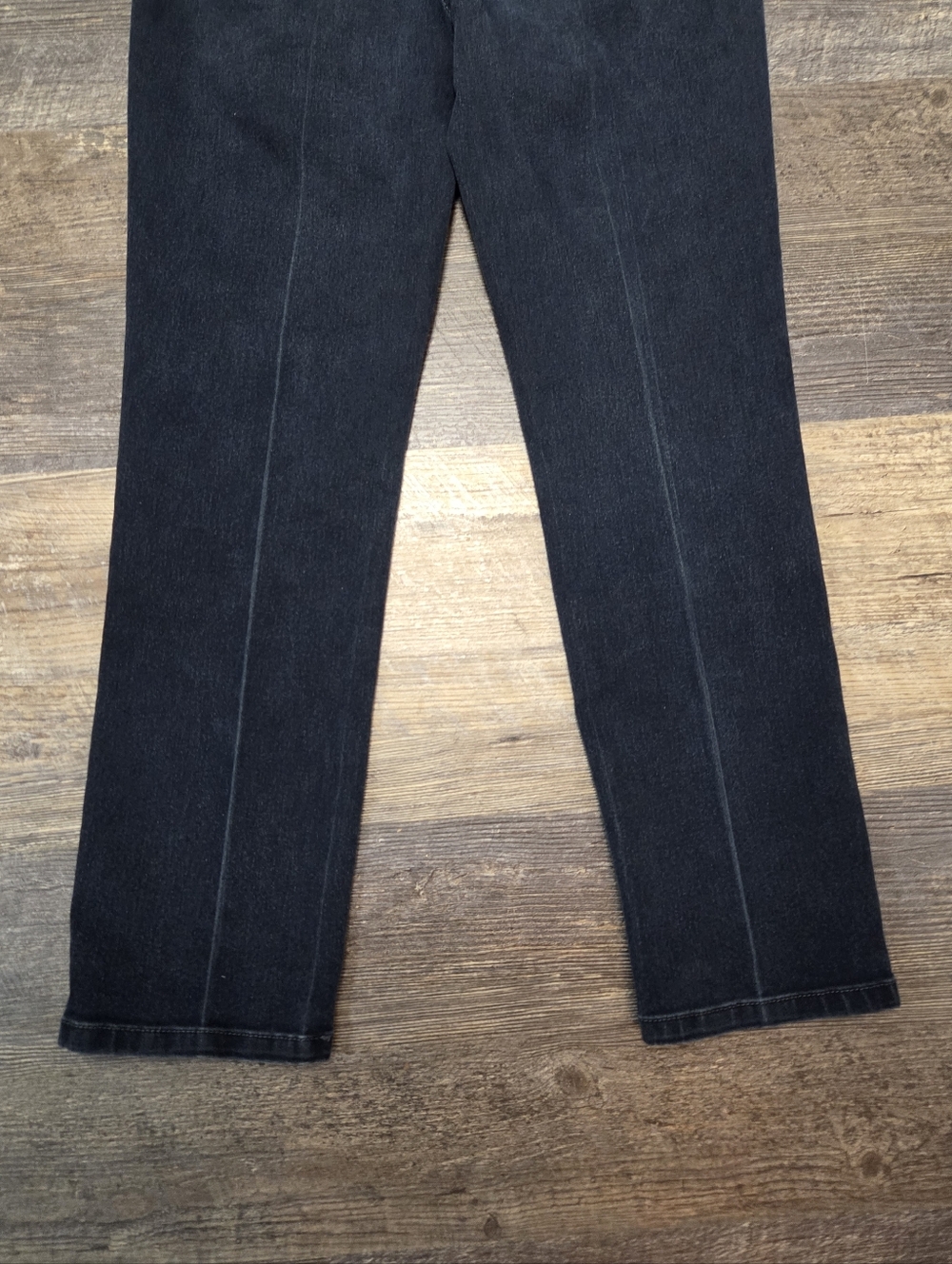 Bandolino Amy Straight Leg Jeans - Picture 8 of 13